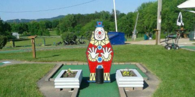 Walsh Golf Center Mini Golf